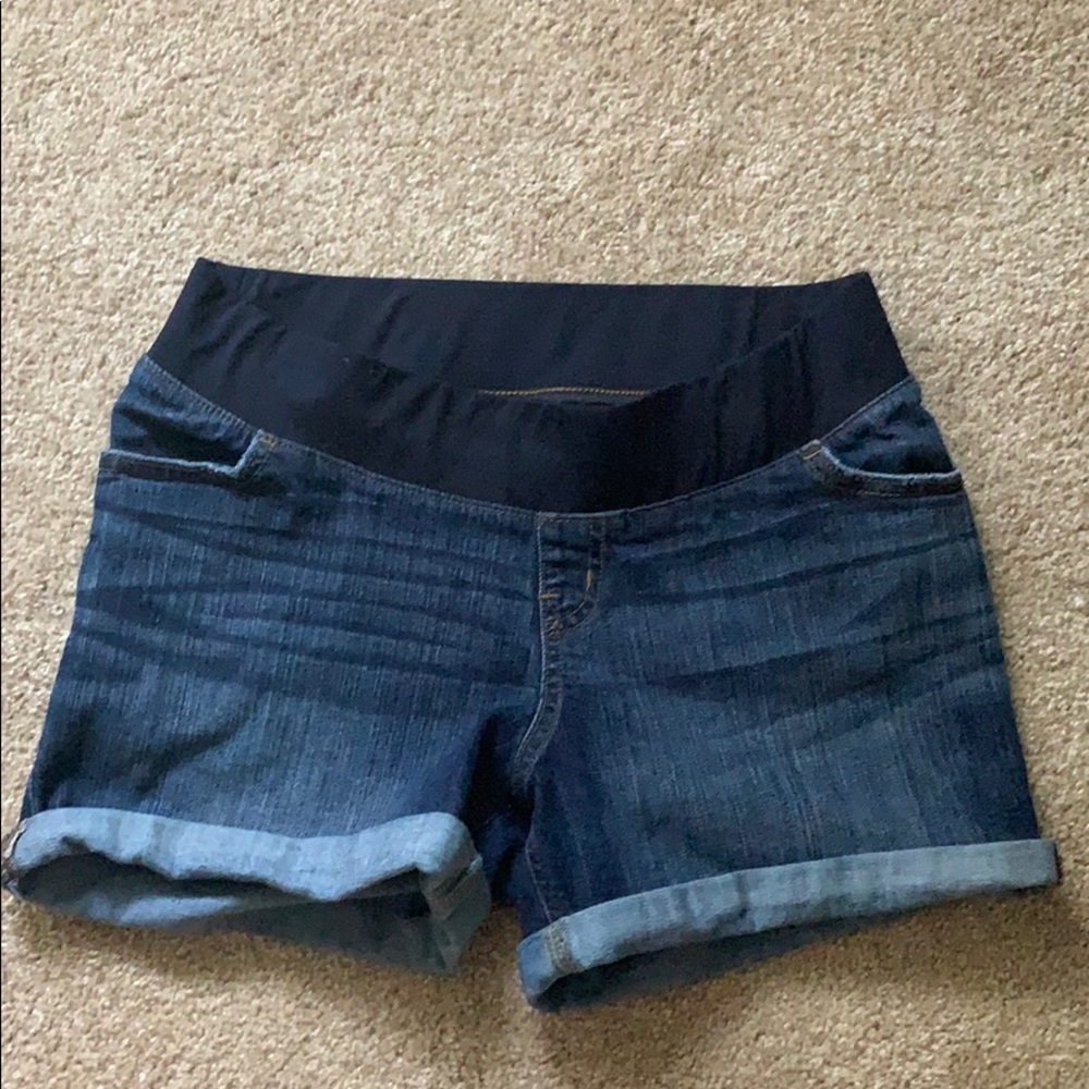 Liz Lange Maternity Jean shorts size S